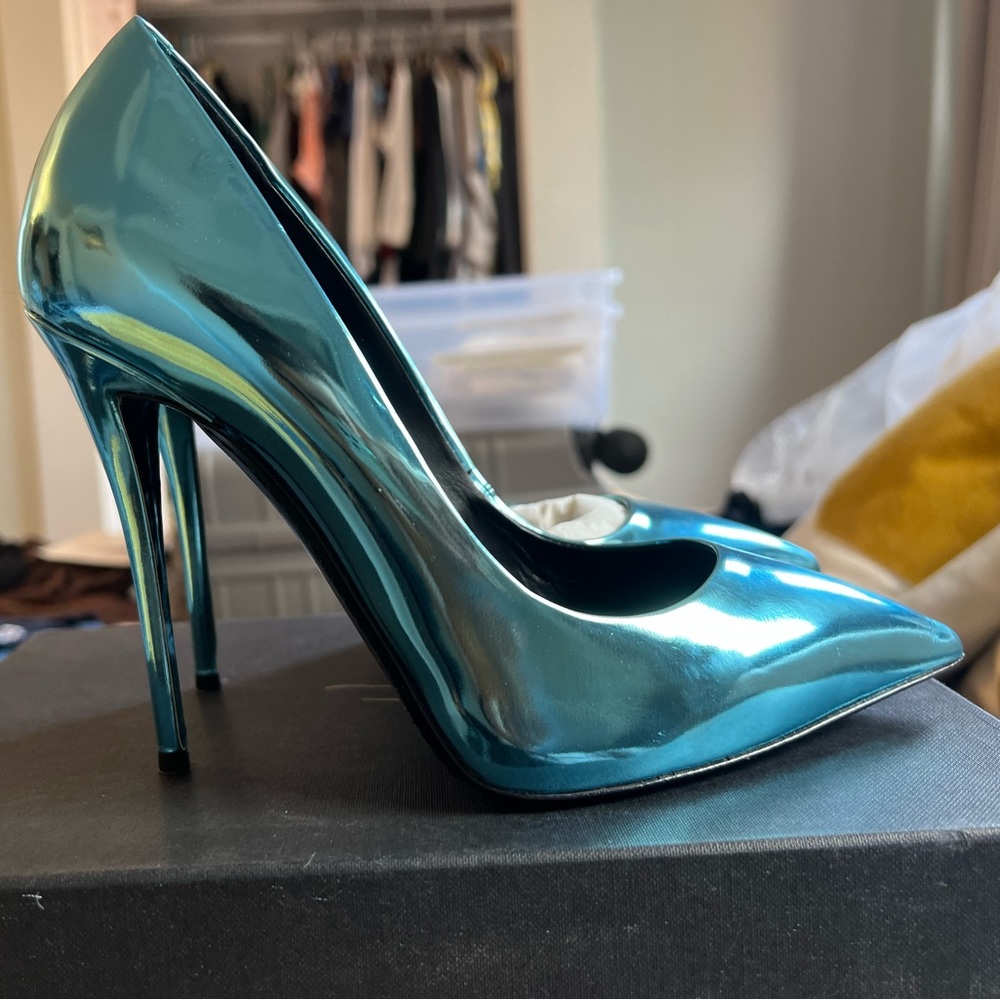 Giuseppe Zanotti - Yvette 110.